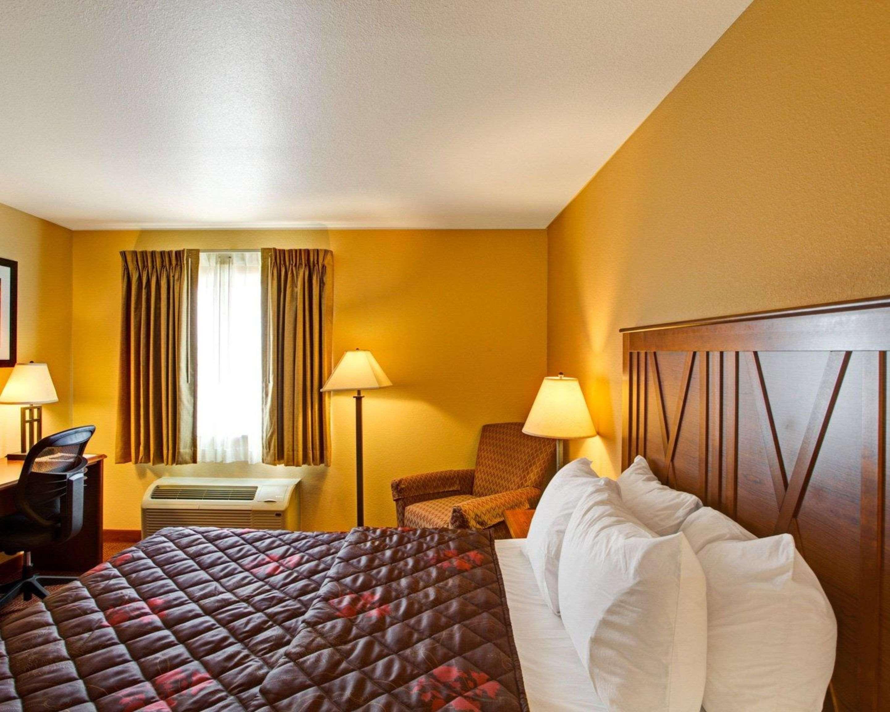 Rodeway Inn & Suites Phillipsburg Extérieur photo