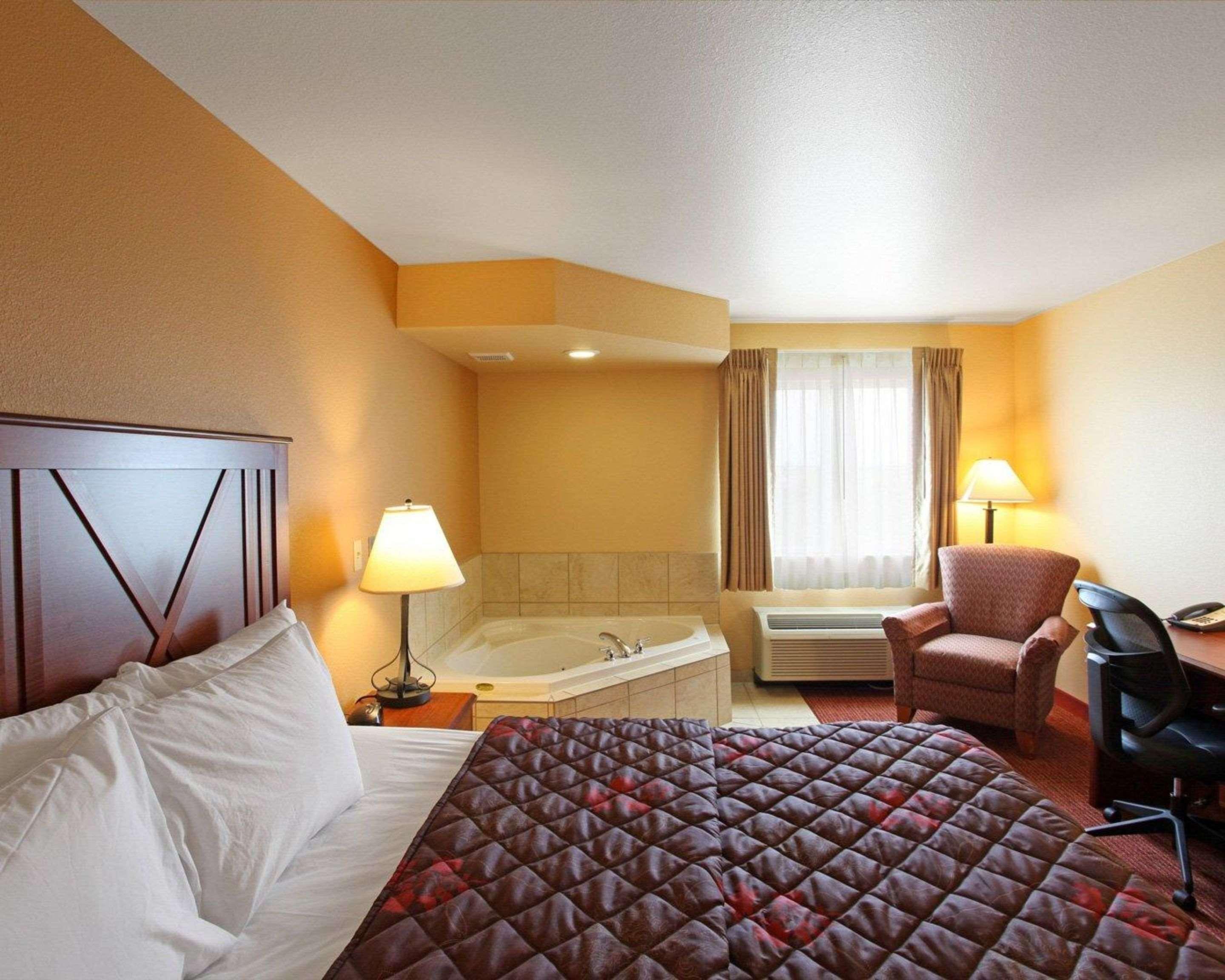 Rodeway Inn & Suites Phillipsburg Extérieur photo