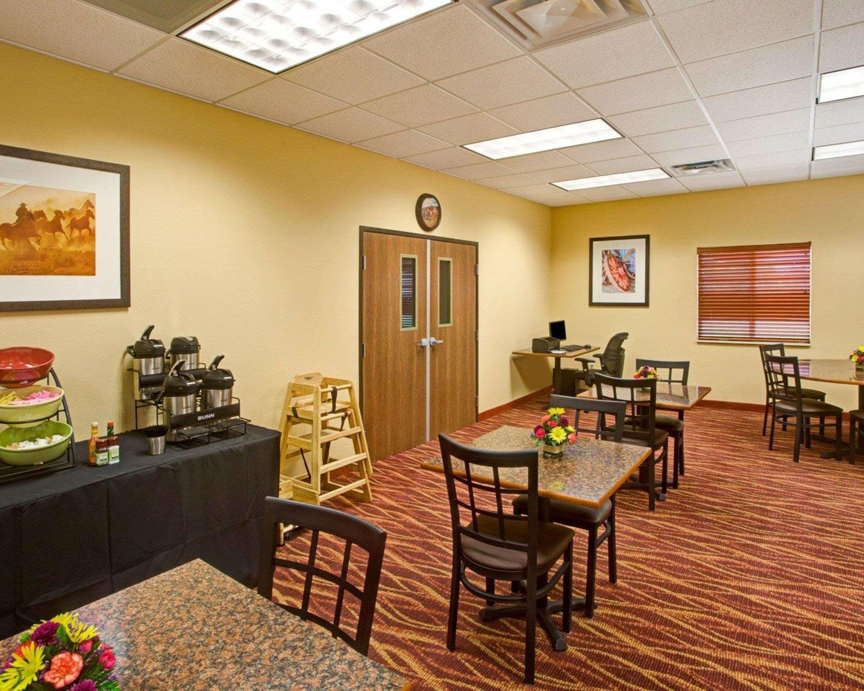Rodeway Inn & Suites Phillipsburg Extérieur photo
