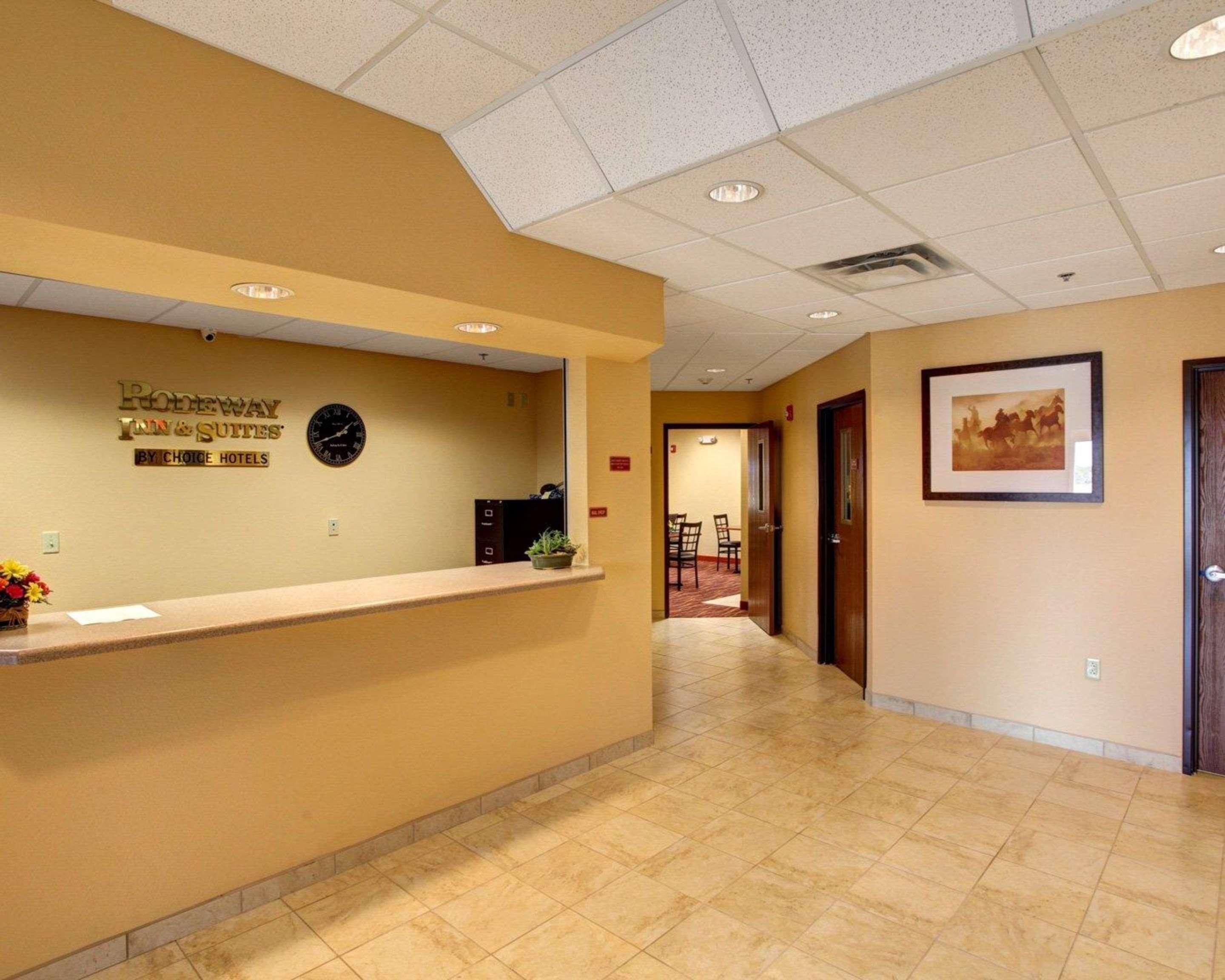 Rodeway Inn & Suites Phillipsburg Extérieur photo