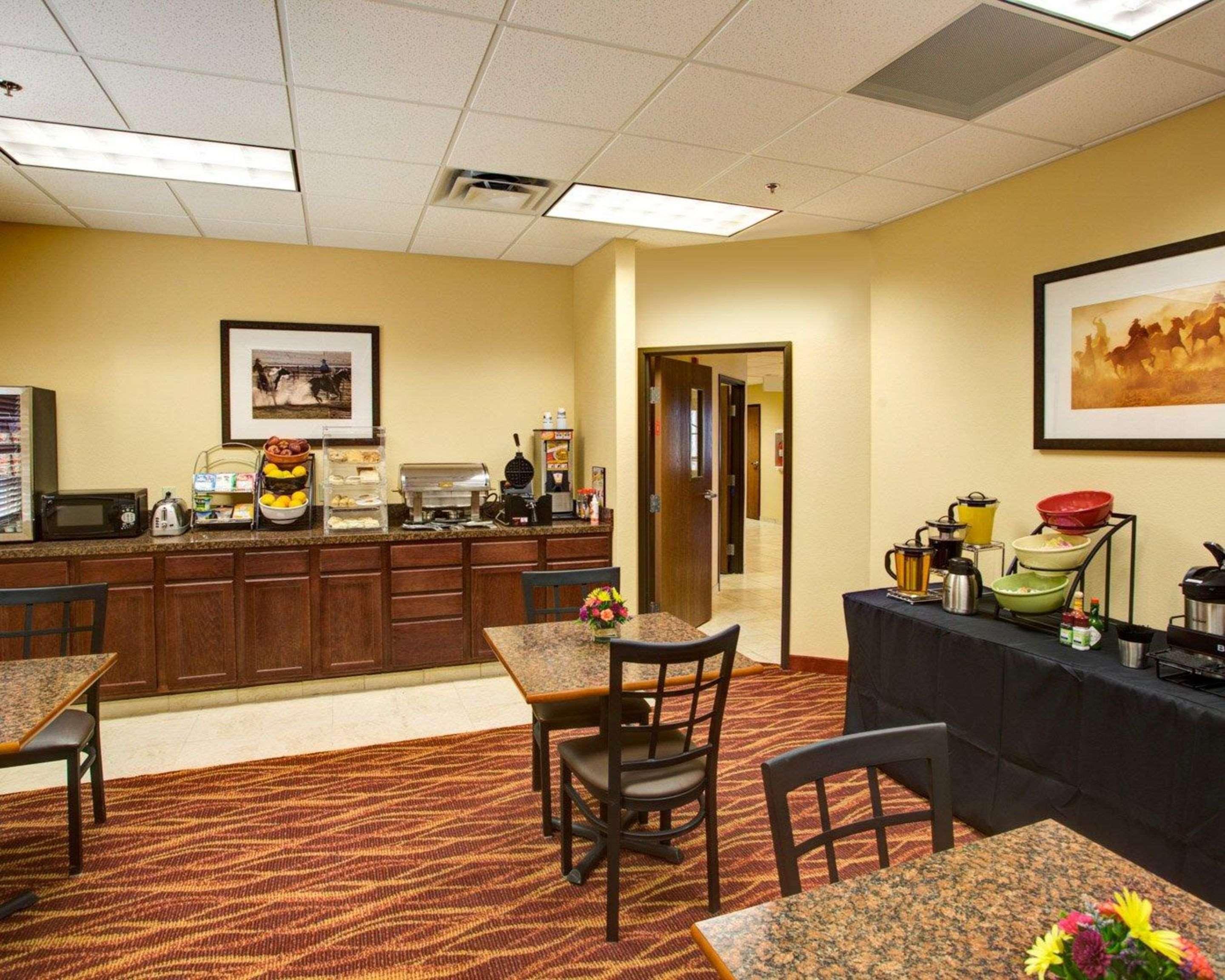 Rodeway Inn & Suites Phillipsburg Extérieur photo
