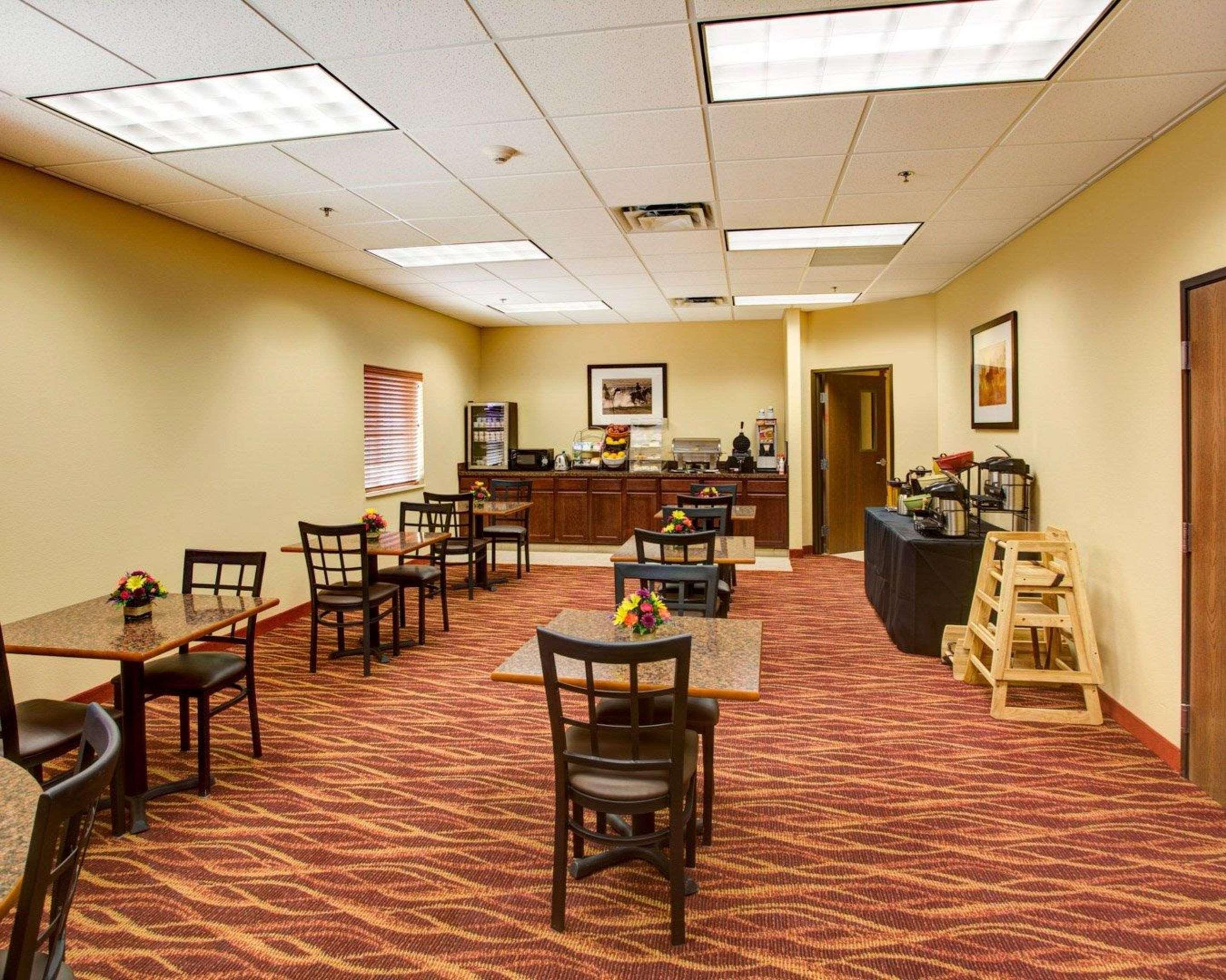 Rodeway Inn & Suites Phillipsburg Extérieur photo