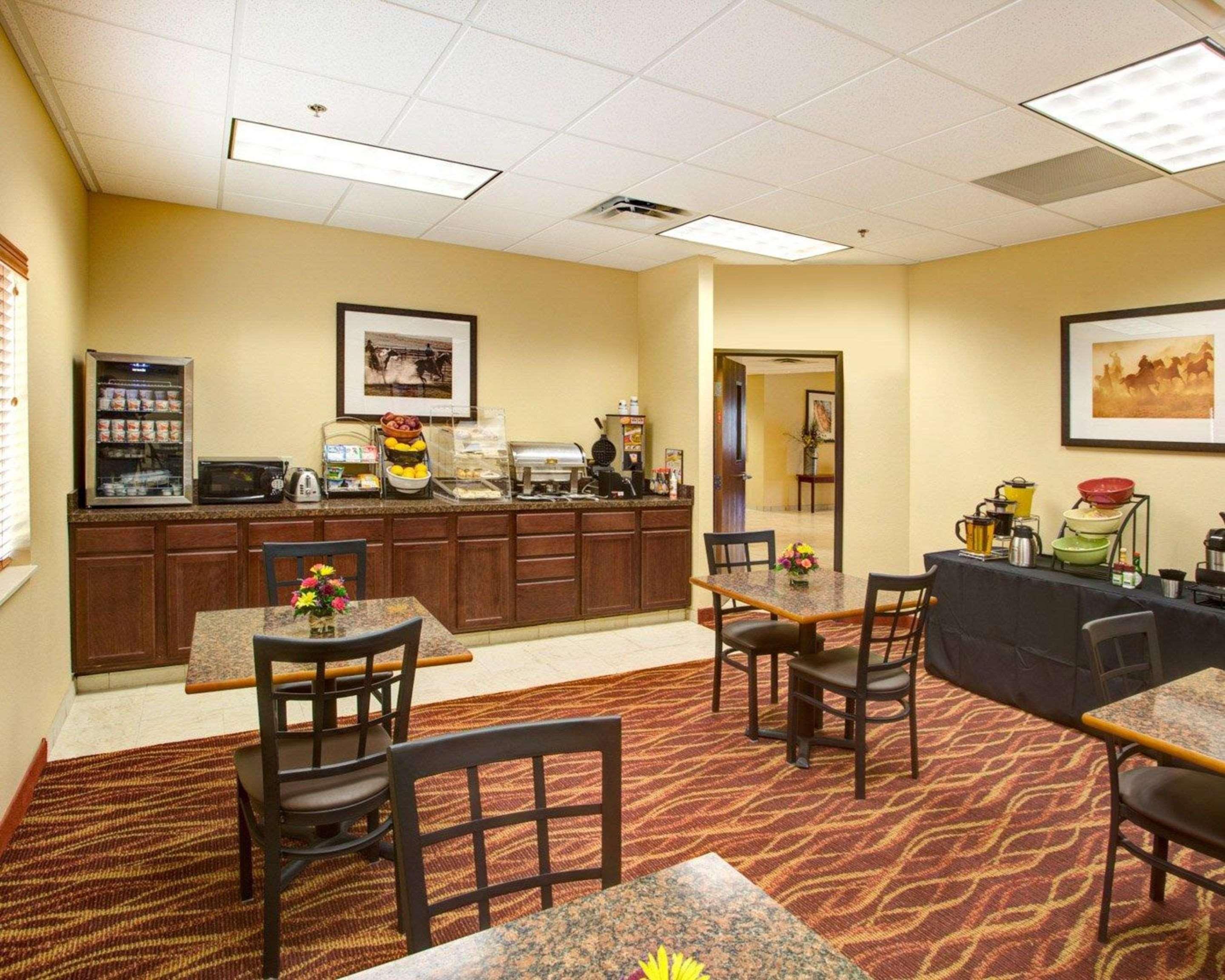 Rodeway Inn & Suites Phillipsburg Extérieur photo