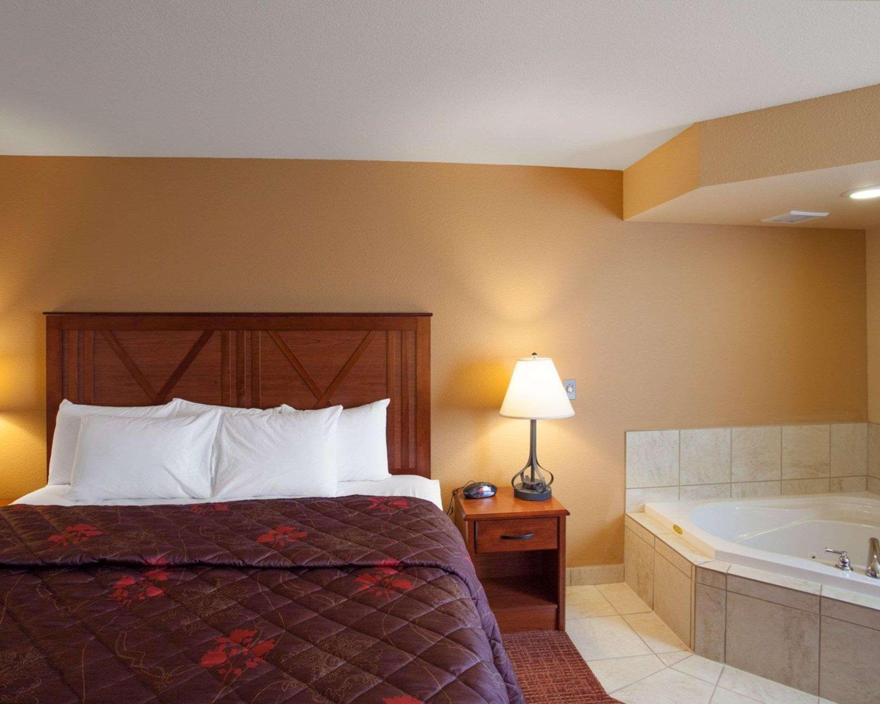 Rodeway Inn & Suites Phillipsburg Extérieur photo