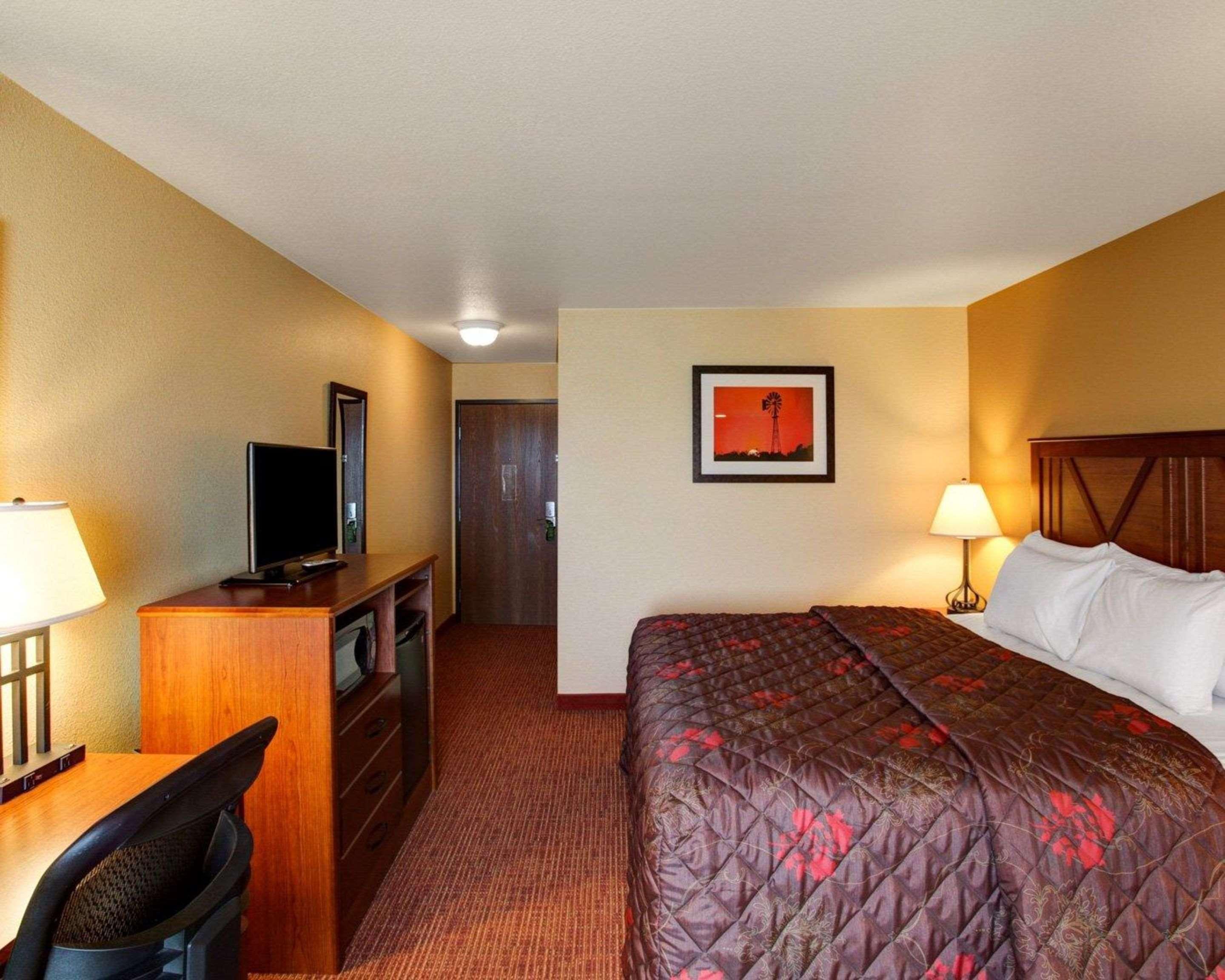 Rodeway Inn & Suites Phillipsburg Extérieur photo